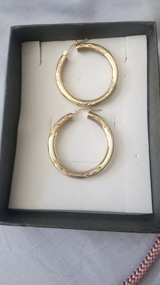 Vendo Estas Arracadas De 14k De Oro