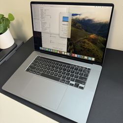 MacBook Pro 16 Core i9 32Gb 512Gb 305 Cycles 