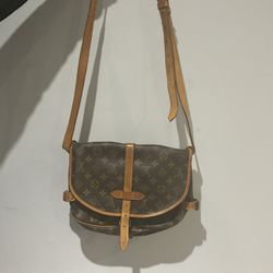 Authentic louis Vuitton bag  