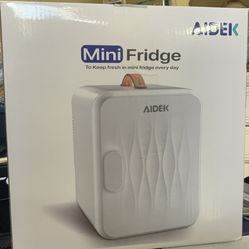 Personal Mini Fridge White