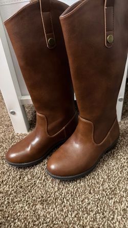 Girls boots