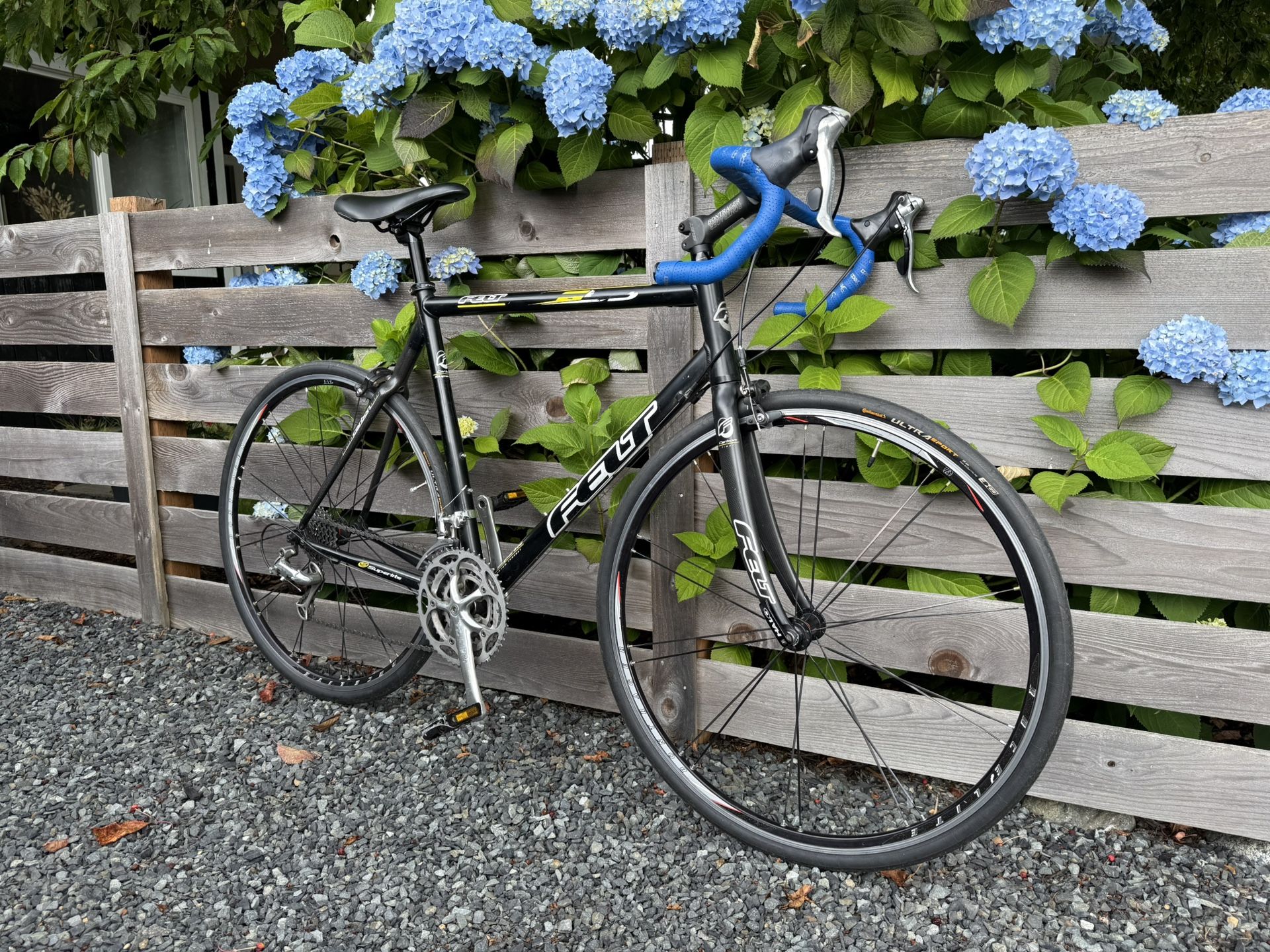 Felt Road bike with Shimano Ultegra components