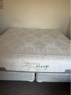 King bed/ Colchón King