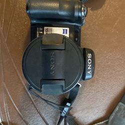 Sony DSC-H7 Digital Camera 