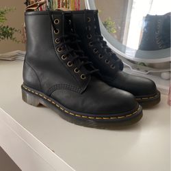 Dr.  Martens Black boots