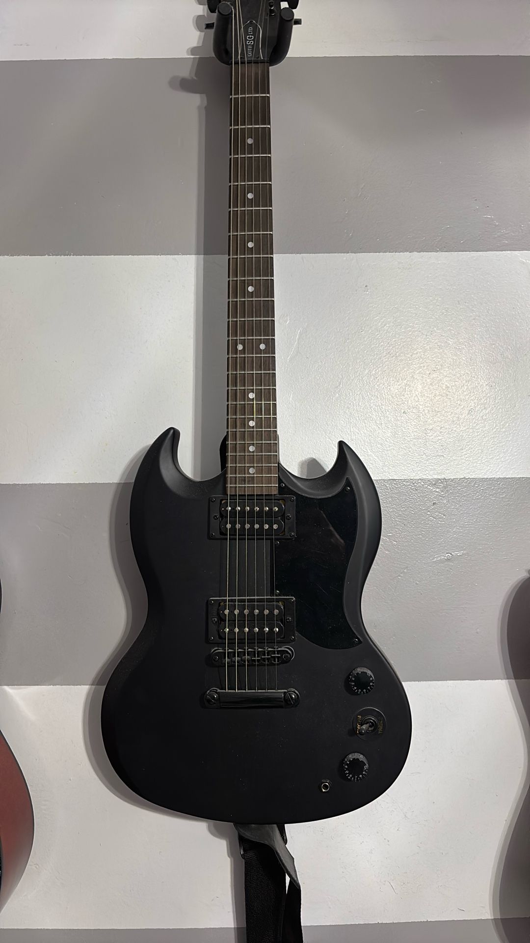 Epiphone SG w/Amp, Strap & Carrying Case