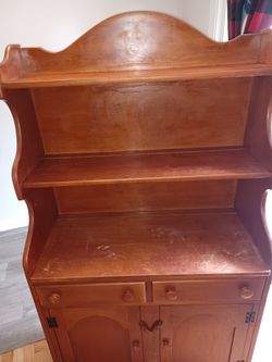 willett golden beryl maple dresser Willett Furniture maple Golden Beryl dresser and mirror
