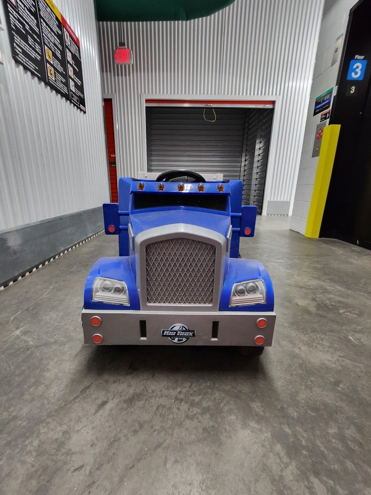 Kid Trax Semi-Truck and Trailer Ride-On Toy, Blue