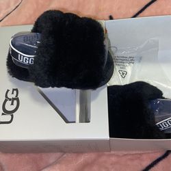 Uggs Slides Black Toddler size 4/5