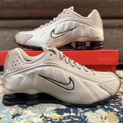 Size 9.5 - Nike Shox R4 “College Grey”