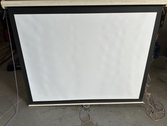 Projection Screen / Retractable