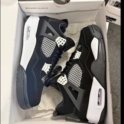 Jordan 4s White Thunder 