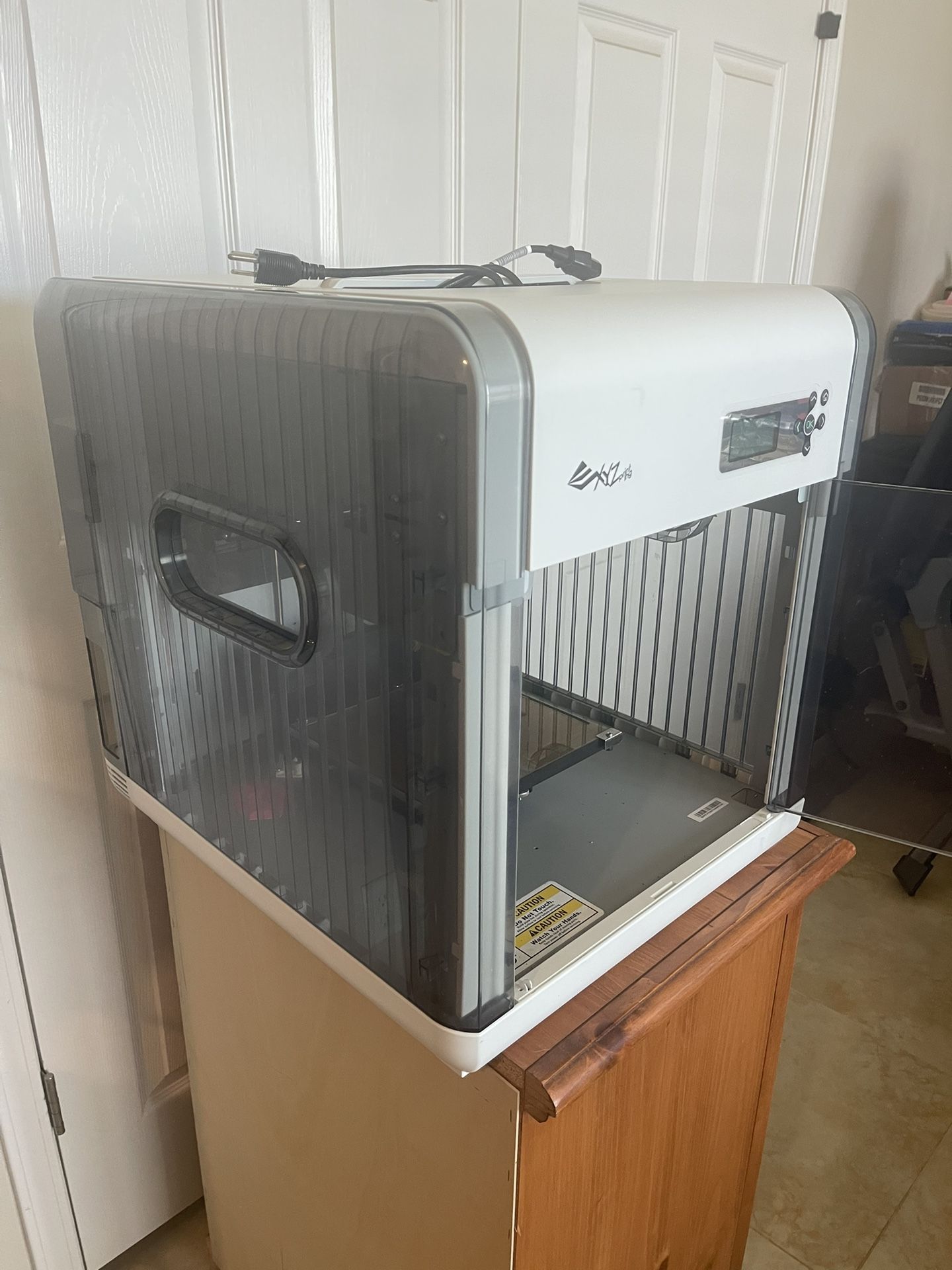 XYZ Printing Da Vinci 1.0 3D Printer With 3 Boxes Of Filament