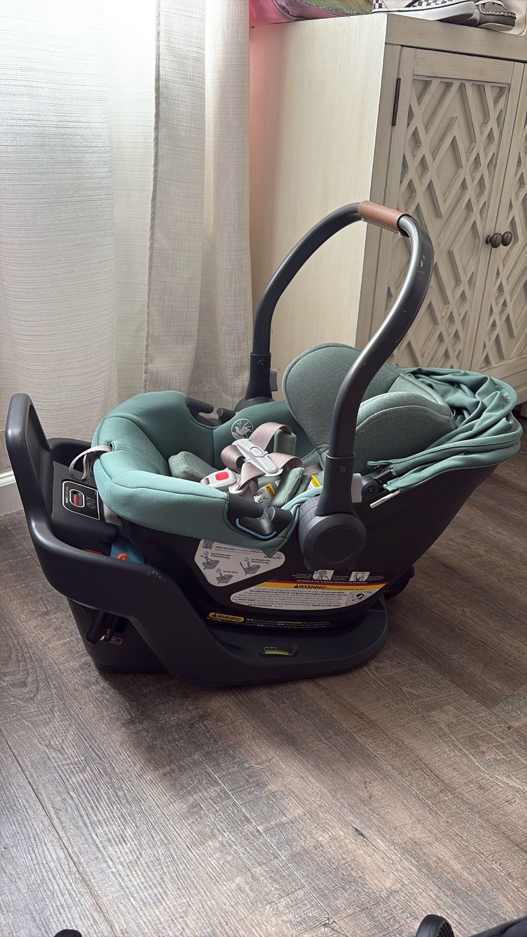 UPPA BABY ARIA car Seat + Base