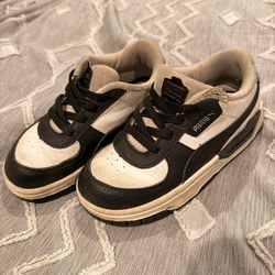 Boy kids shoes Puma size 10T 10C