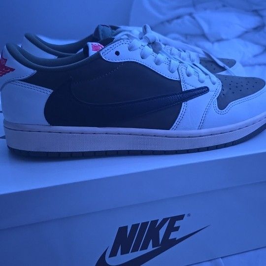 Travis Scott Jordan 1 Low Meduim Olive