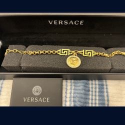 Versace Medusa Bracelet Also Have The Necklace Available