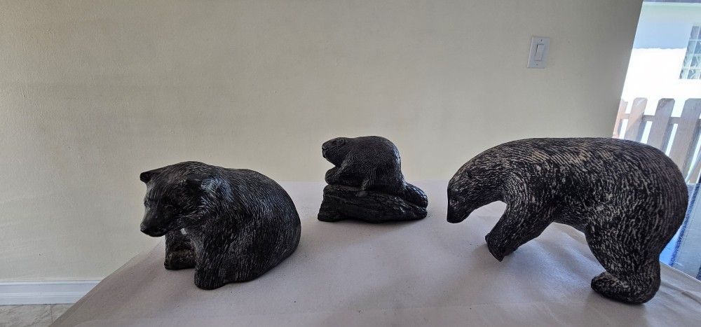 A. Wolf Original.  Fait a la main au Canada.  Hand Made In Canada. The Wolf Sculptures 