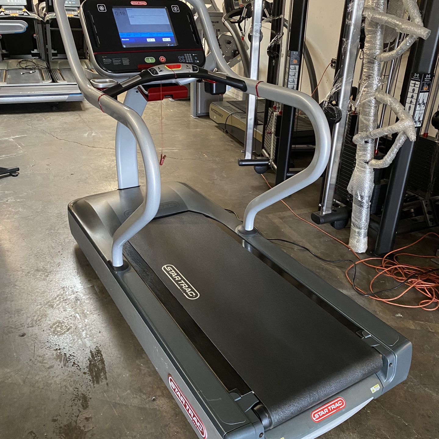 Star Trac Commercial Treadmill, Commercial Gym Equipment 