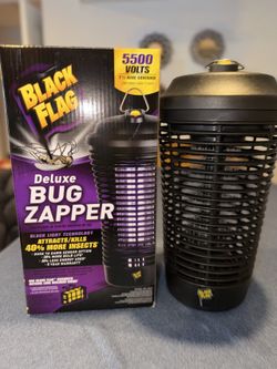 Black Flag 1.5 acre 40 watt Black Flag Deluxe Outdoor Bug Zapper