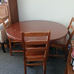 Free Round Table W/3 Chairs