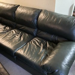 Green Couch, 3 Cushions 