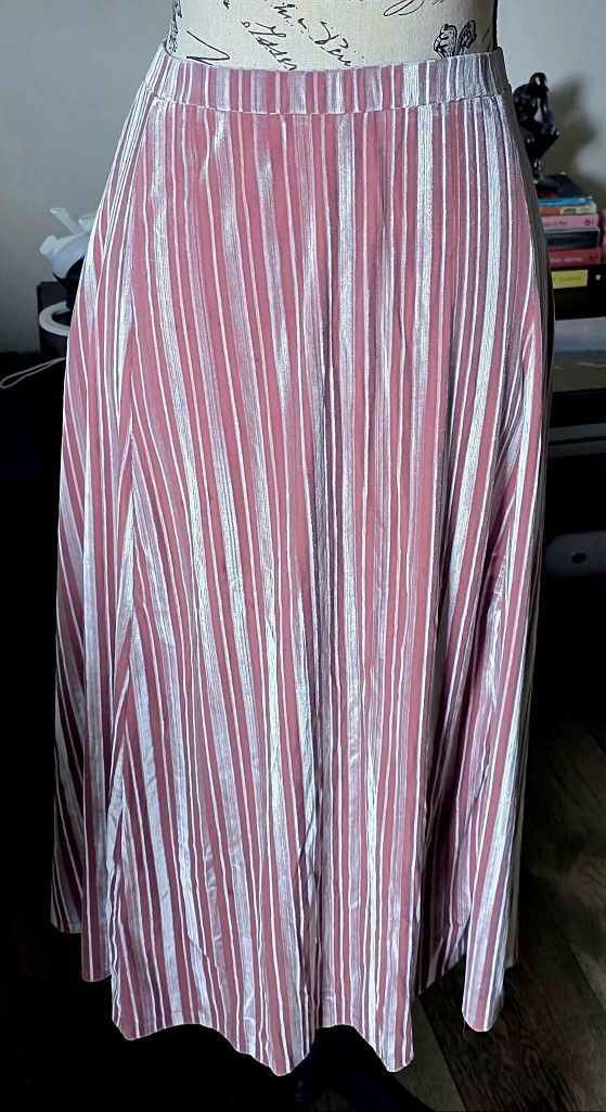 Lularoe 3X 26 28 Womens Plus Size Pink Velvet Pleated Midi Avery Skirt Pockets