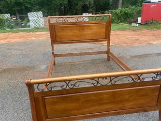 Queen size bed All Wood 