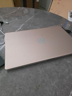 Laptop computer w / mouse