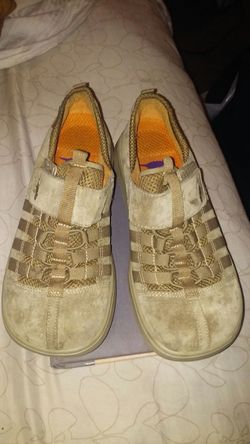 Rocket dog 'stoker' beige suede shoes