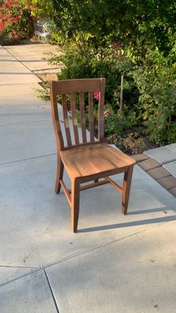 Wooden dinning chair