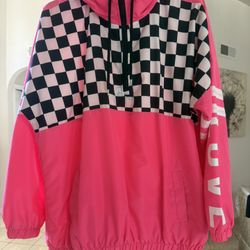 Nice Windbreaker Size 1X. They Also Can Fit Extra Large. Only $10.