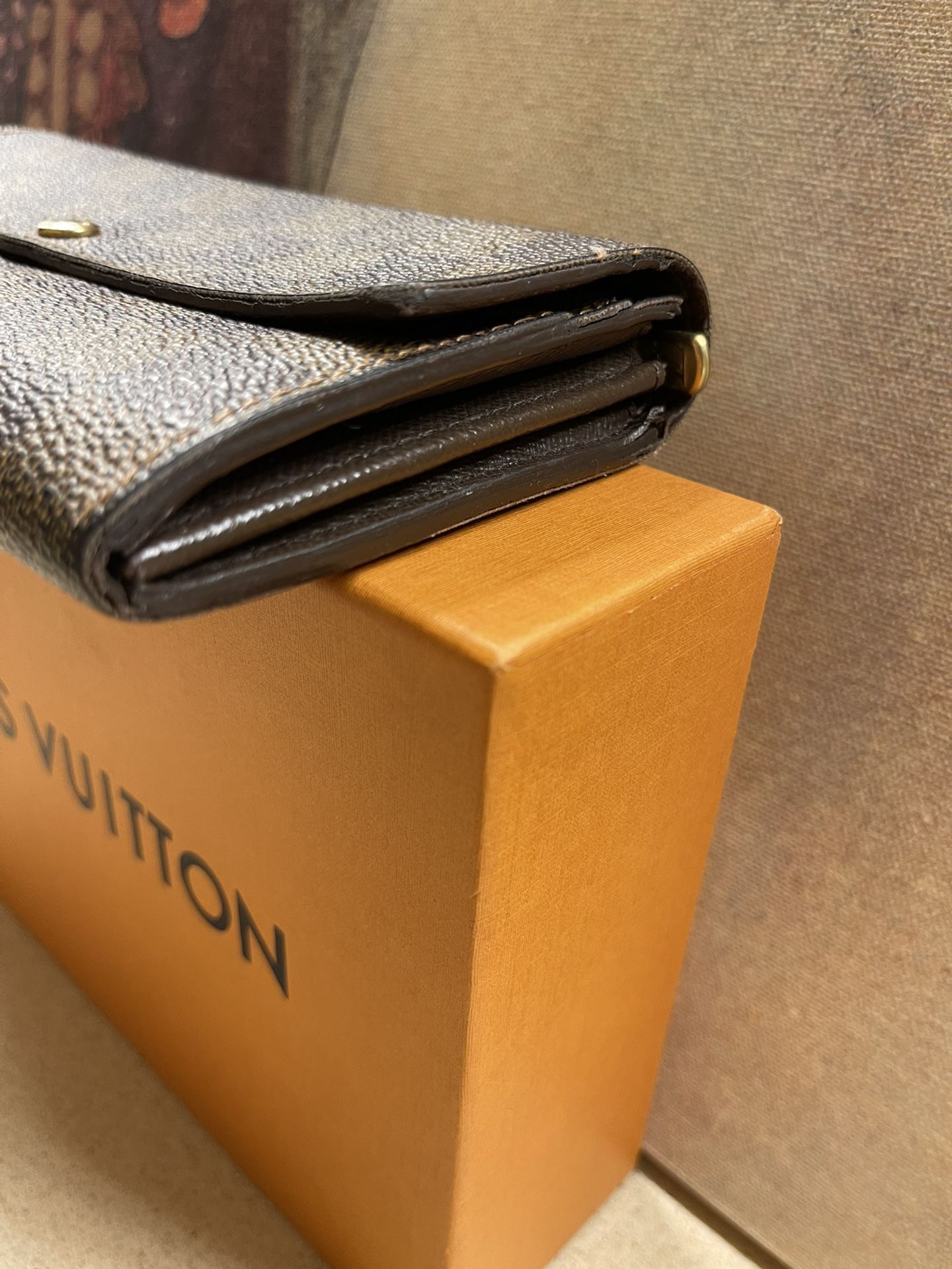 Louis Vuitton Wallet for Sale in Claremont, CA - OfferUp