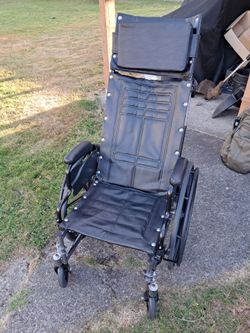 InVacare Tracer SX5 wheelchair like new