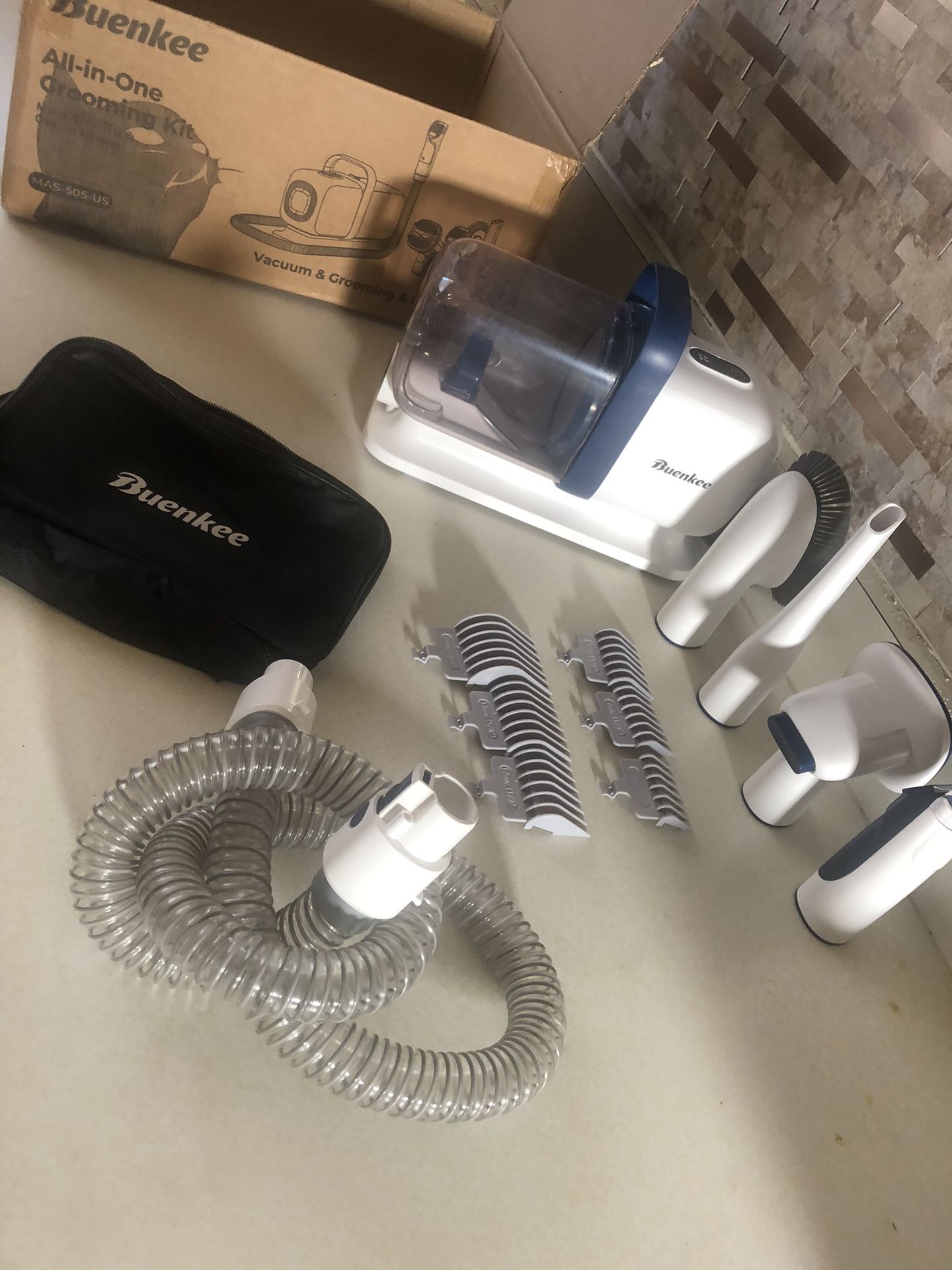 Dog Vacuum & Grooming Kit