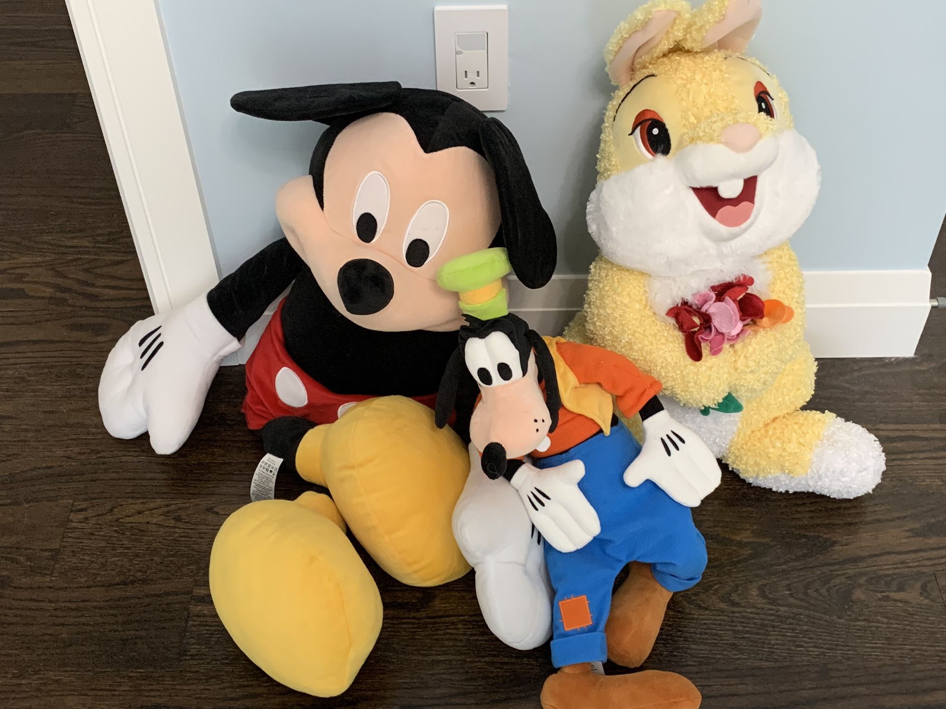 Large Disney Stuffed Animals