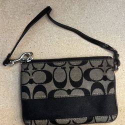 Coach Signature Canvas Wristlet - Black And Beige