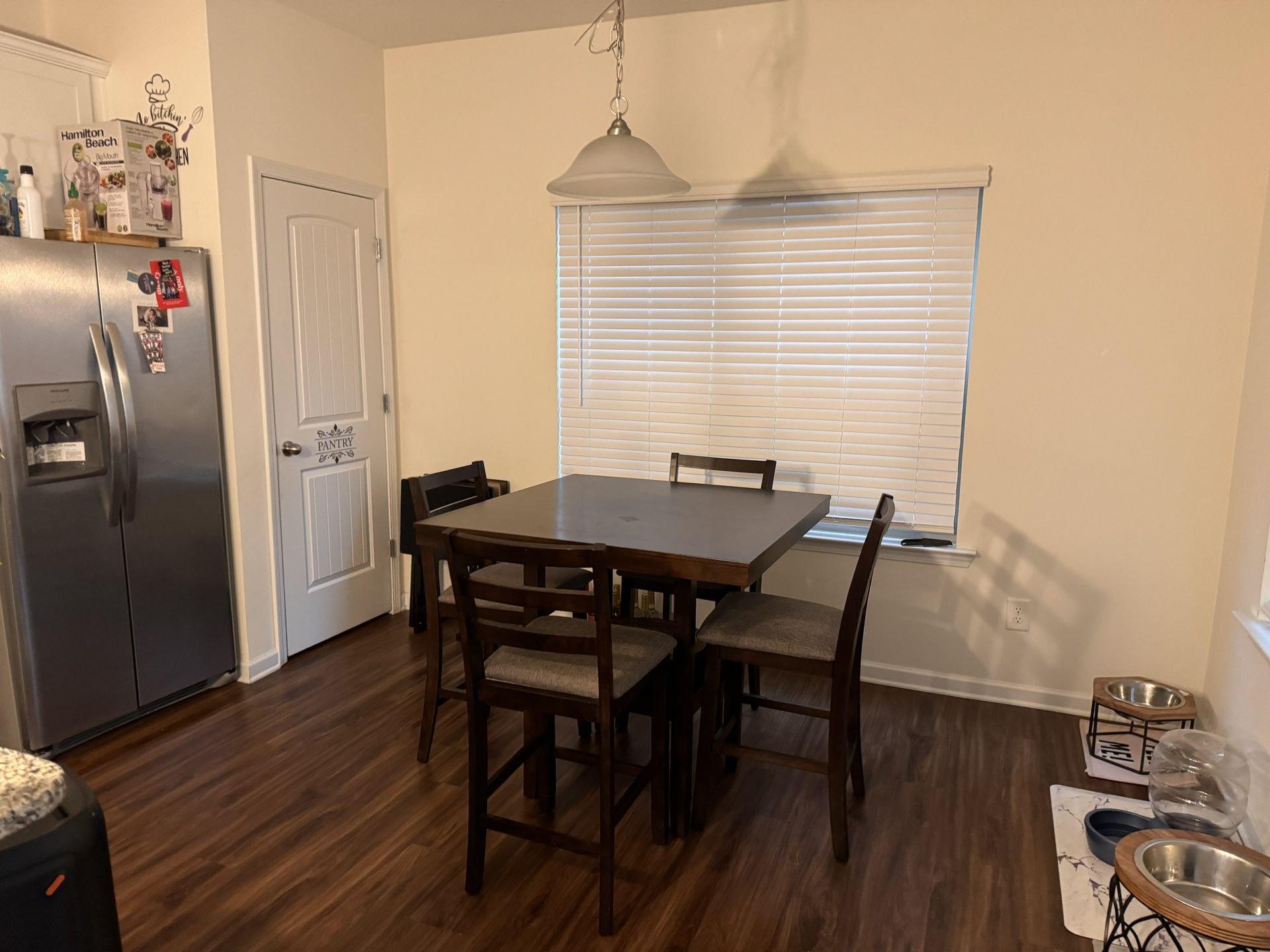 5 Pc Dining Room Table (Best offer wins)