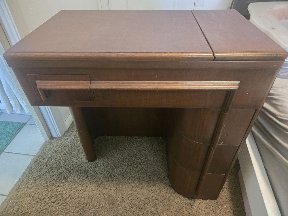 Antique Singer Sewing Machine And Table