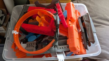 Hot wheels tracks (no cars)