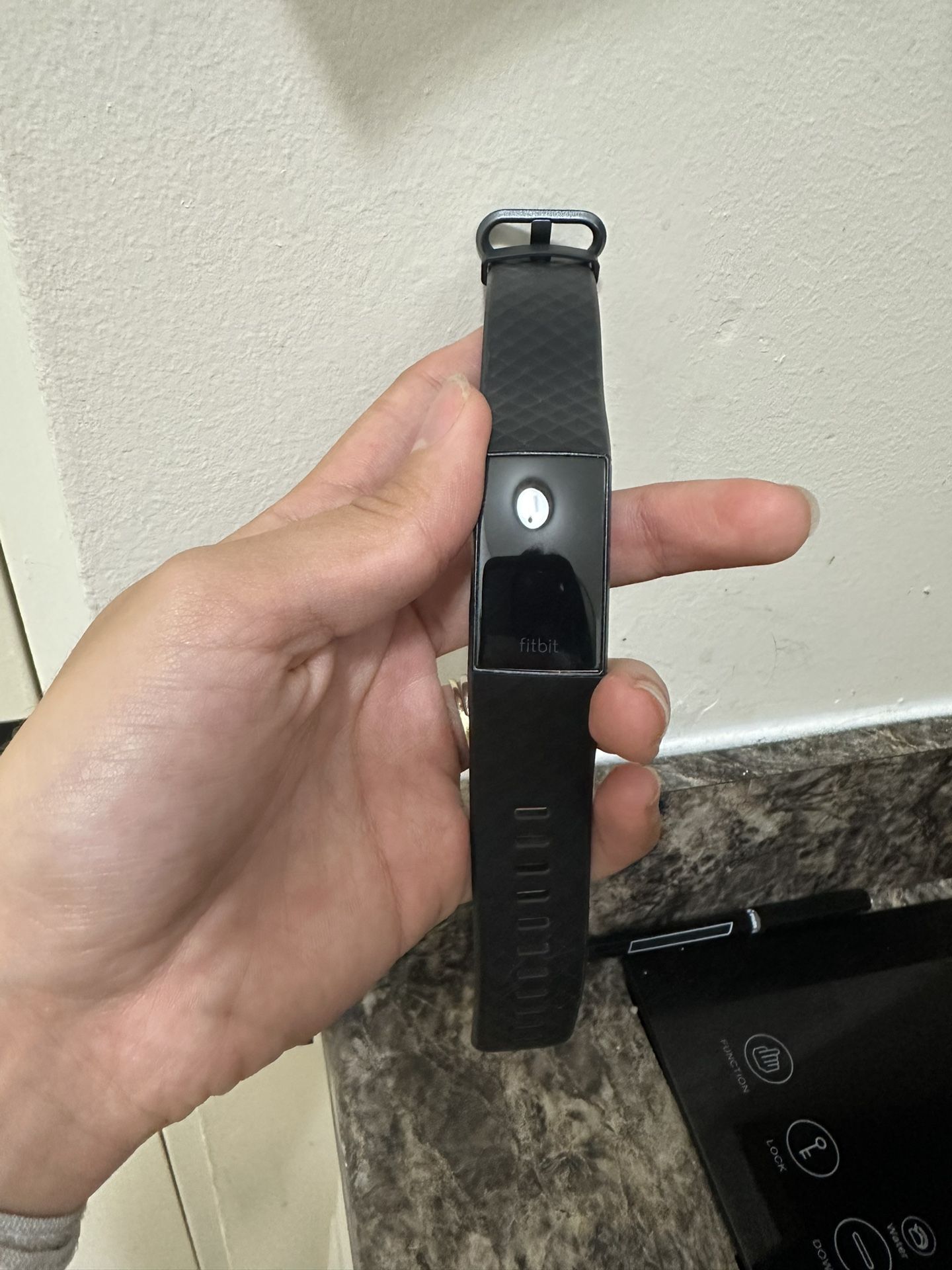 Fitbit Charge 4