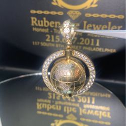 10k Gold Globe Pendant 