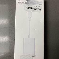 USB-C to SD Card Reader 