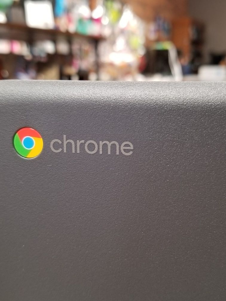 HP Chromebook 14-DB0023DX 4GB RAM 32GB eMMC Flash Drive Webcam WiFi Bluetooth USB-C 14" ChromeOS
