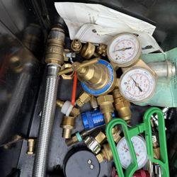 Gas Regulators, Valves & Accessories