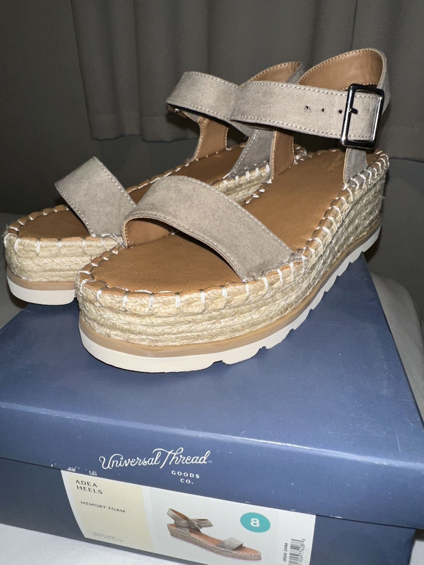 Women’s Shows Size 8