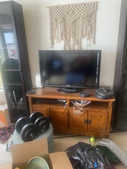 32” Panasonic TV And A Nice Media Stand
