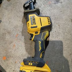 ATOMIC 20V MAX Cordless Brushless Compact Reciprocating Saw and (1) 20V MAX Premium Lithium-Ion 5.0Ah Battery