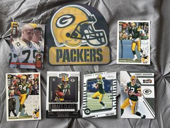 Green Bay Packers Fans! 3D Sticker and 6 NFL Trading Card Bundle