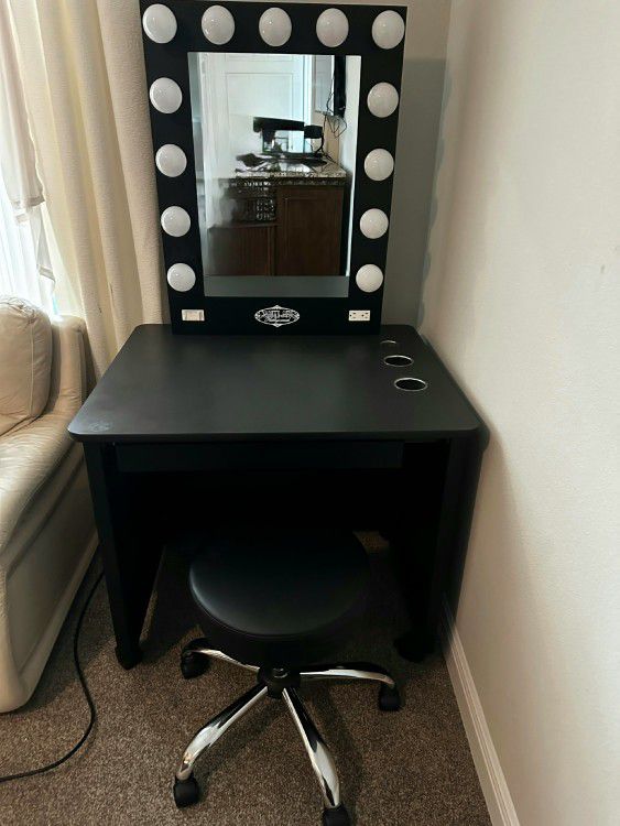 Vanity Dresser With 13 Lights! Moving Out Sale!!!